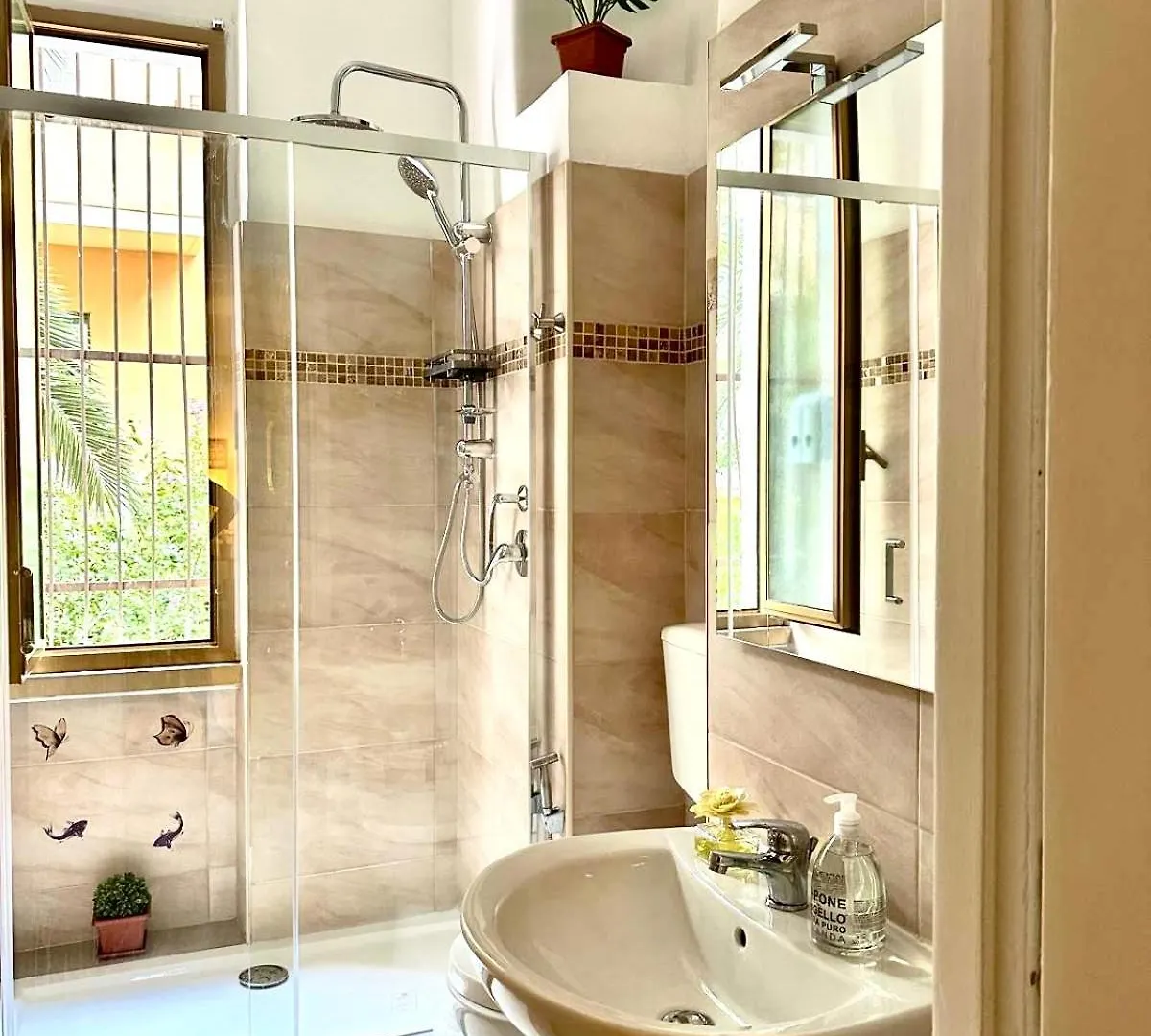Bed & Breakfast Colosseo Rooms Rome Italy