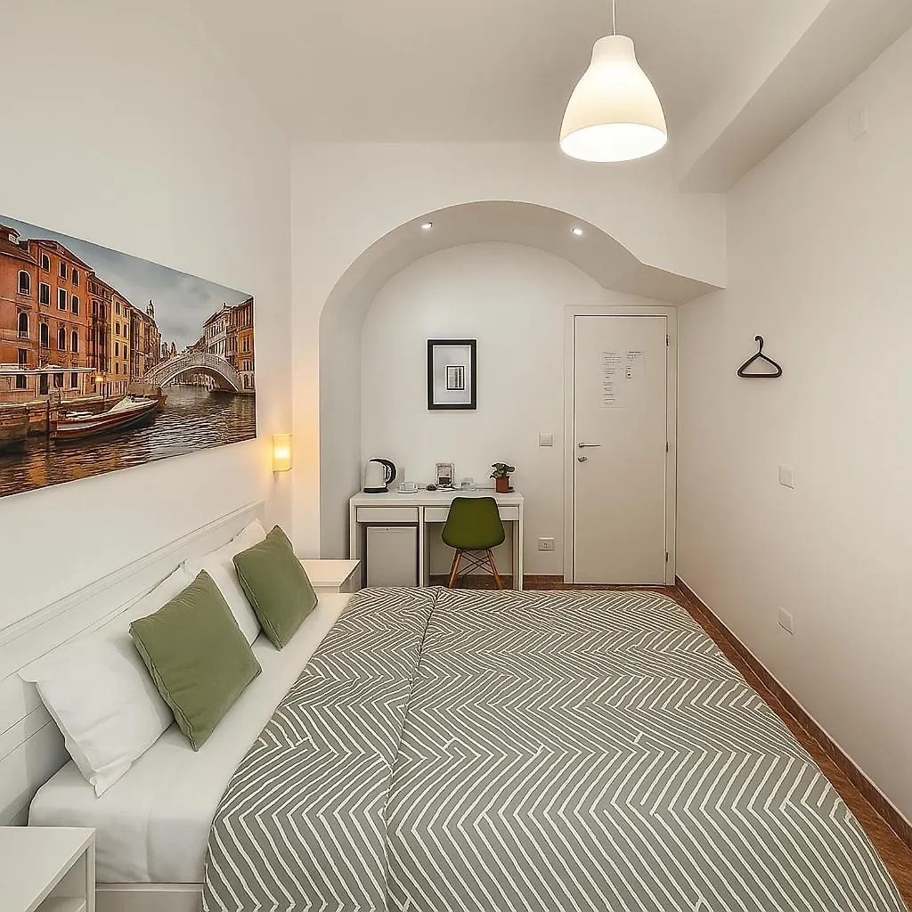 Colosseo Rooms Rome 0*,